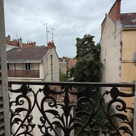 Centre - De Charme Avec Parking Apartment *