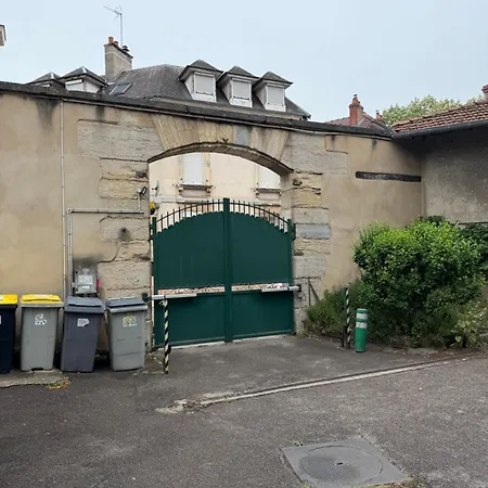 Centre - De Charme Avec Parking Dijon